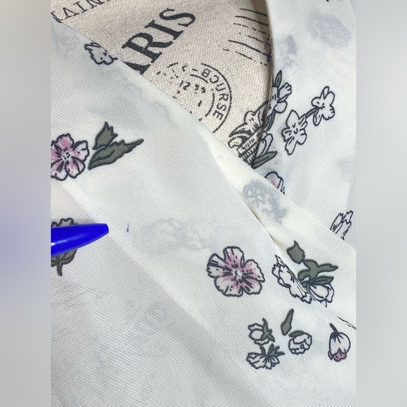 π 4 for$25 White bohemian floral maxi dress. Romantic bohemian. ππΌπΈ - Picture 9 of 12